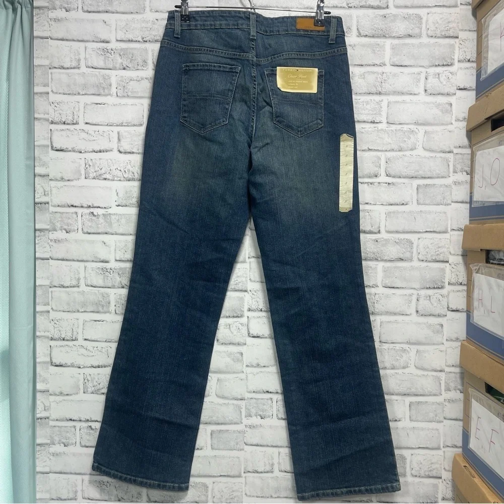 Tommy Hilfiger Classic Mid Rise Bootcut Mid Rise Jeans NWT 8 - Picture 2 of 9